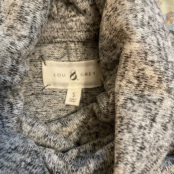Lou & Grey turtleneck top size Small. Like New Retail $80 - Picture 4 of 4